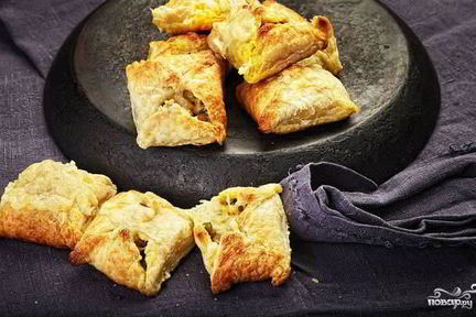 Слоеные пирожки с овощной начинкой