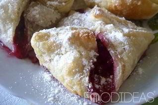 Слоеные пирожки с вареньем