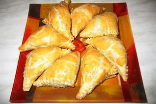 Слоеные закусочные пирожки с грибами