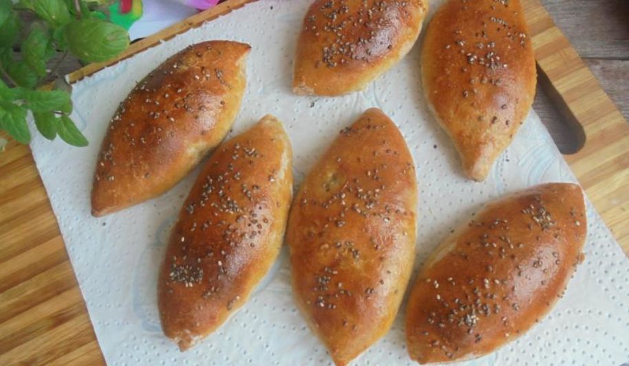 Рецепт цельнозерновые пирожки со снытью, морской капустой и яйцом