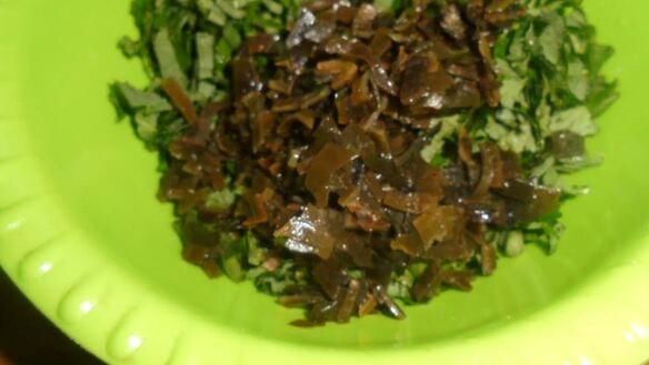 ШАГ 5. цельнозерновые пирожки со снытью, морской капустой и яйцом