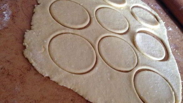 ШАГ 2. творожные пирожки с ягодами