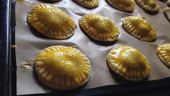 ШАГ 5. творожные пирожки с ягодами