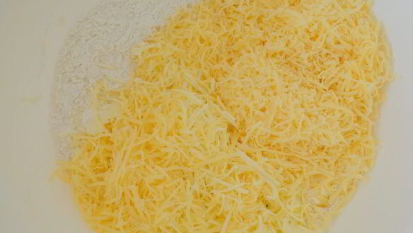 ШАГ 4. яблочные пирожки из сырного теста