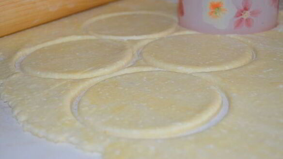 ШАГ 9. яблочные пирожки из сырного теста