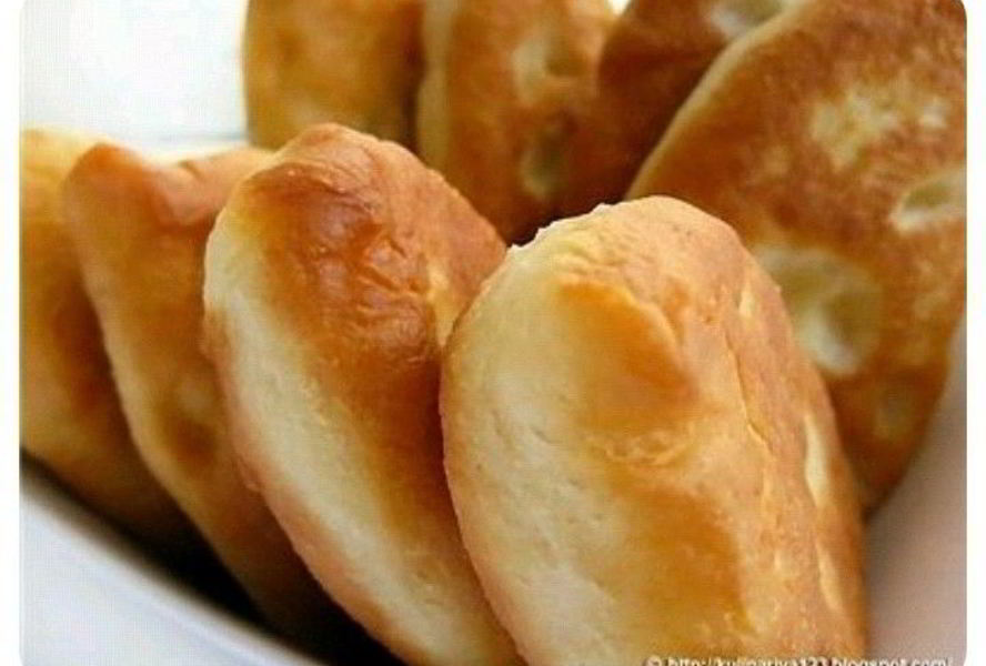 Жаренные дрожжевые пирожки с картошкой