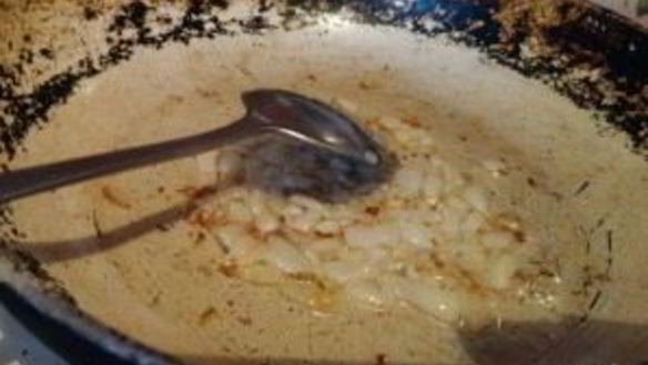 ШАГ 3. жареные пирожки на сыворотке