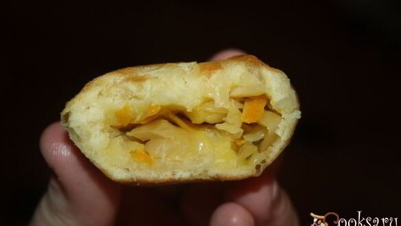 ШАГ 11. жареные пирожки с квашеной капустой