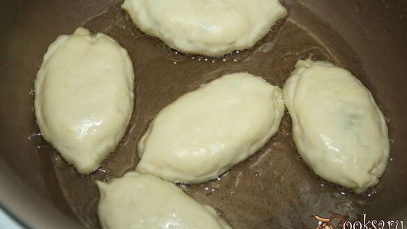 ШАГ 9. жареные пирожки с квашеной капустой