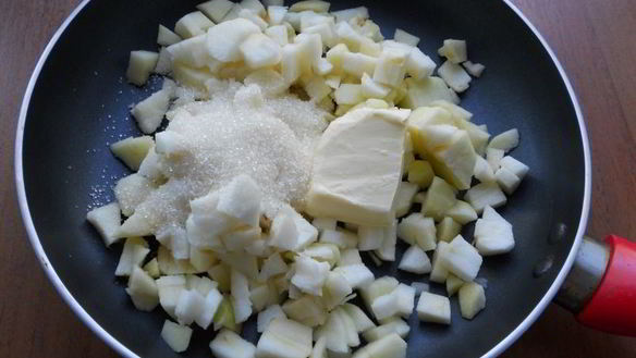 ШАГ 4. жареные творожные пирожки с яблоками