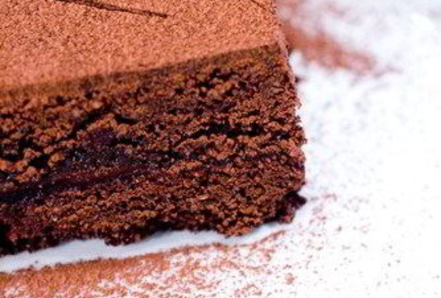 Брауни с вишней и лавандой