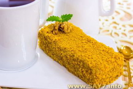 Медовое пирожное