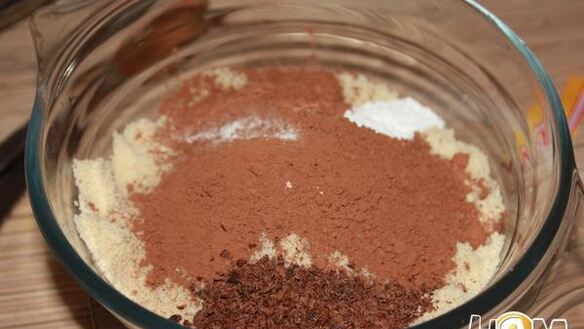 ШАГ 2. миндальное пирожное с шоколадом и грушами