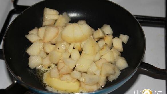 ШАГ 7. миндальное пирожное с шоколадом и грушами