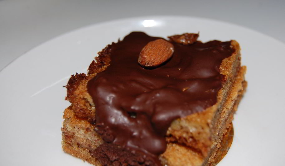 Рецепт миндальные пирожные в шоколадной глазури