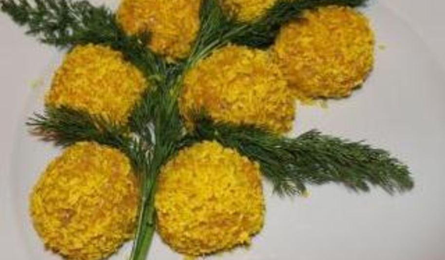 Рецепт нежное песочное пирожное с вишней и фундуком