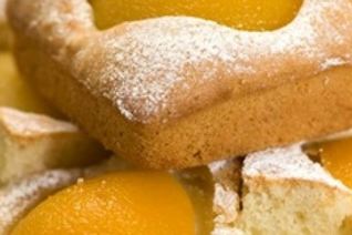 Персиково-миндальное пирожное