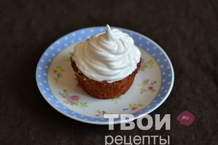 Пирожное с белковым кремом