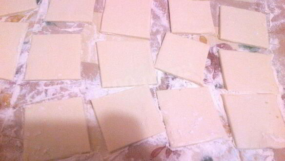 ШАГ 2. пирожные из слоеного теста с масляным кремом на сгущенном молоке