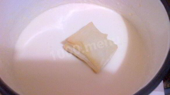 ШАГ 7. пирожные из слоеного теста с масляным кремом на сгущенном молоке