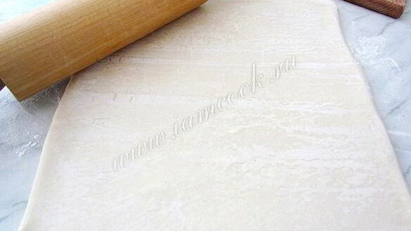 ШАГ 4. пирожные из слоеного теста с персиками