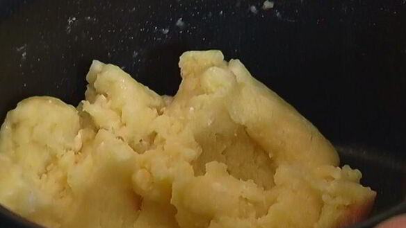 ШАГ 3. пирожные шу с миндальными хлопьями