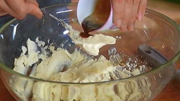 ШАГ 9. пирожные шу с миндальными хлопьями