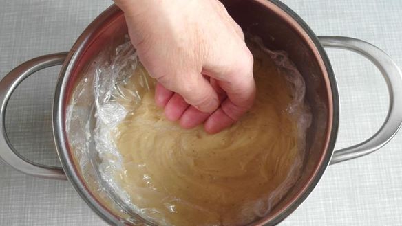 ШАГ 14. пирожные шу с тестом кракелин, заварным кремом дипломат и свежей малиной