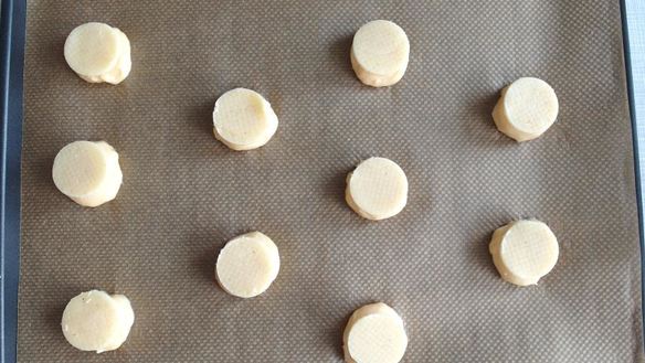 ШАГ 19. пирожные шу с тестом кракелин, заварным кремом дипломат и свежей малиной