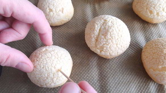 ШАГ 22. пирожные шу с тестом кракелин, заварным кремом дипломат и свежей малиной