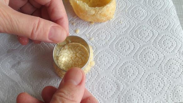 ШАГ 25. пирожные шу с тестом кракелин, заварным кремом дипломат и свежей малиной