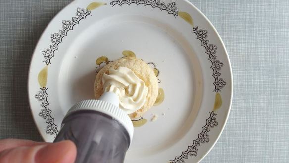 ШАГ 26. пирожные шу с тестом кракелин, заварным кремом дипломат и свежей малиной