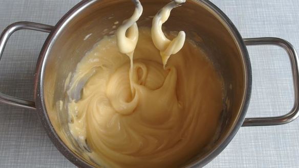 ШАГ 6. пирожные шу с тестом кракелин, заварным кремом дипломат и свежей малиной