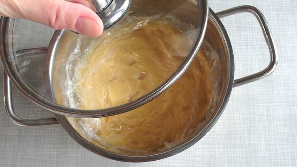 ШАГ 8. пирожные шу с тестом кракелин, заварным кремом дипломат и свежей малиной