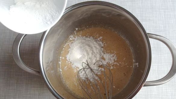 ШАГ 10. пирожные шу с тестом кракелин, заварным кремом дипломат и свежей малиной