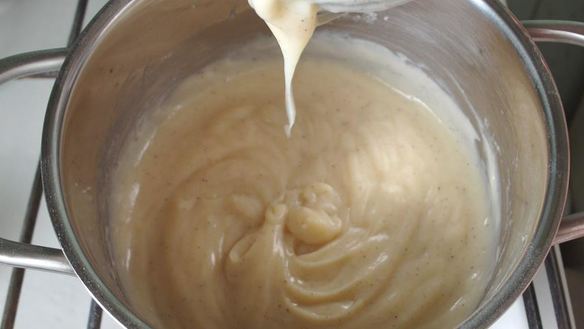 ШАГ 12. пирожные шу с тестом кракелин, заварным кремом дипломат и свежей малиной