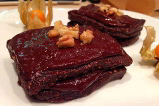 Шоколадное сырое пирожное