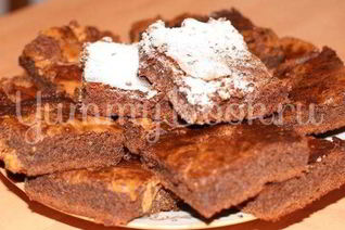 Шоколадные брауни с арахисовыми завитками