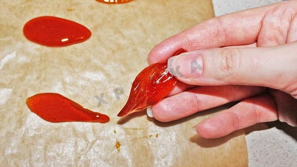 ШАГ 18. украшения из карамели для тортов и пирожных