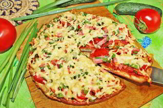 Быстрая пицца на кефире без сметаны на сковороде