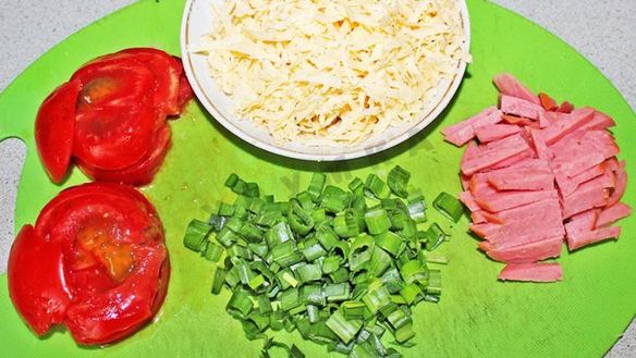 ШАГ 5. быстрая пицца на кефире без сметаны на сковороде