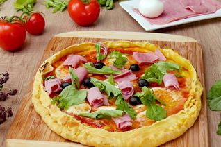 Пицца с ветчиной