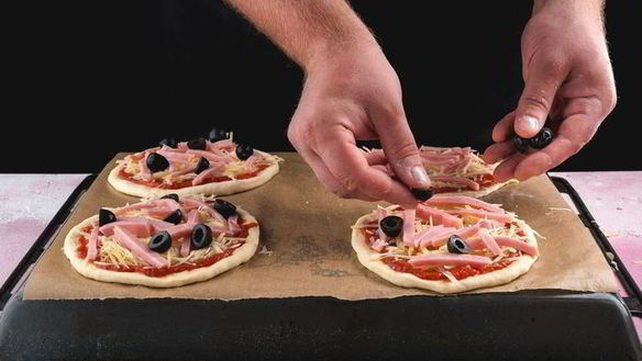 ШАГ 8. домашние мини-пиццы