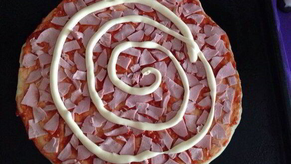 ШАГ 4. дрожжевая пицца с помидорами и курицей