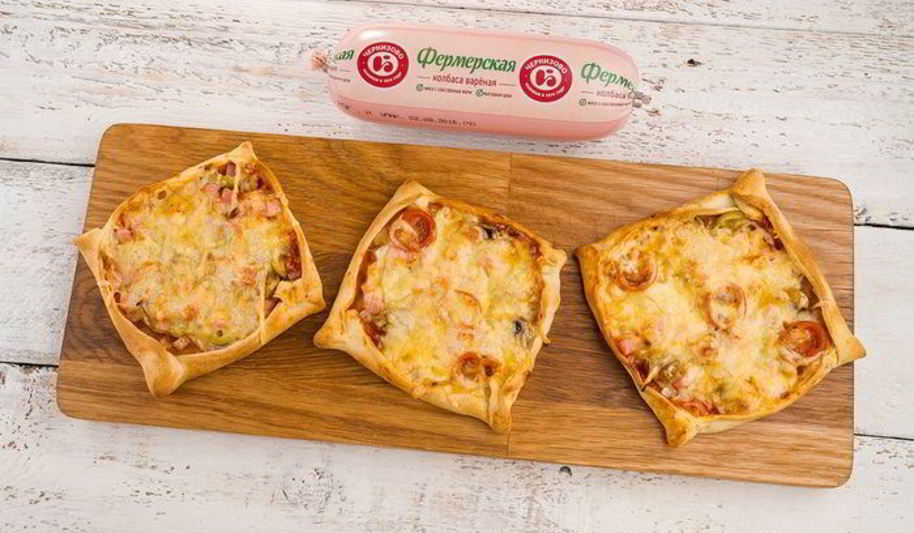 Рецепт квадратная пицца с колбасой