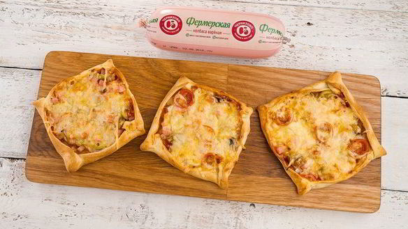 ШАГ 6. квадратная пицца с колбасой