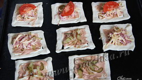 ШАГ 12. мини-пиццы из слоеного теста