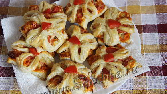 ШАГ 15. мини-пиццы из слоеного теста