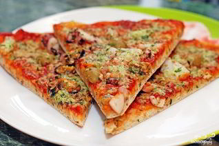 Пицца из морского коктейля