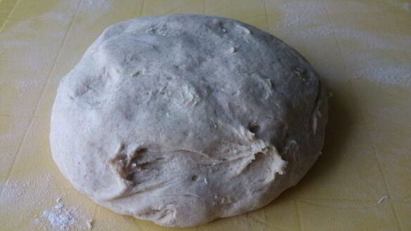 ШАГ 4. пицца из ржаной муки с тыквенным соусом и хамоном